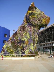 Escultura realizada por el artista estadounidense Jeff Koons en 1992. (Bilbao)